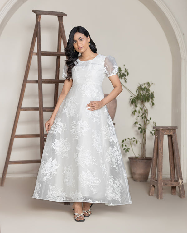 Elegant White Floral Lace Evening Dress with Sheer Puff Sleeves